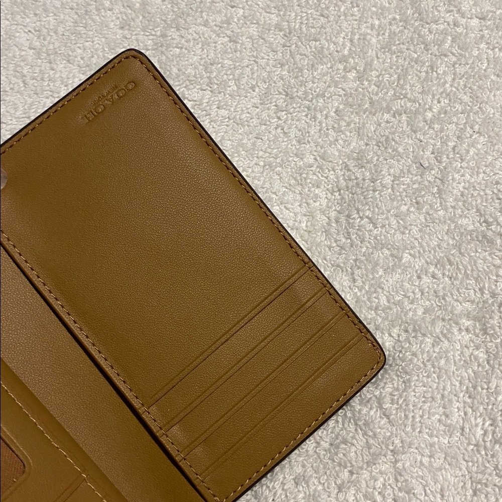 Coach Signature Wallet - Picture 7 of 12